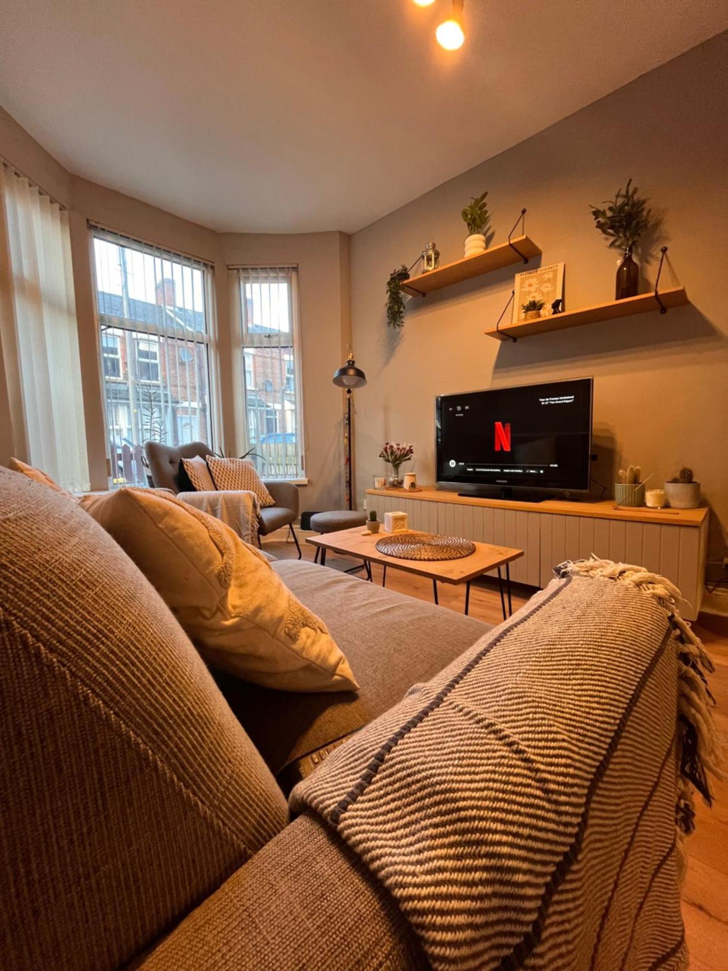 J&S Downtown Sky Attic House Apartment Belfast Exterior photo