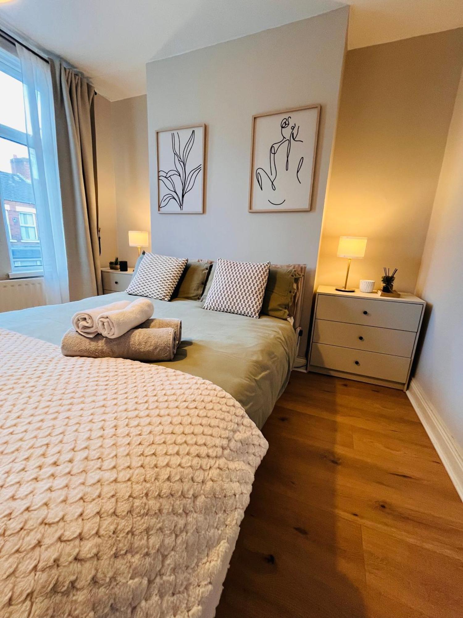 J&S Downtown Sky Attic House Apartment Belfast Exterior photo